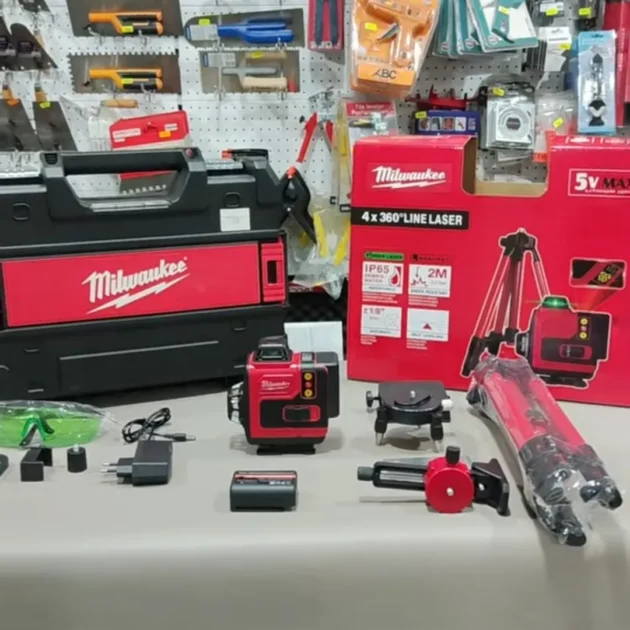 Niveau laser MILWAUKEE 4D